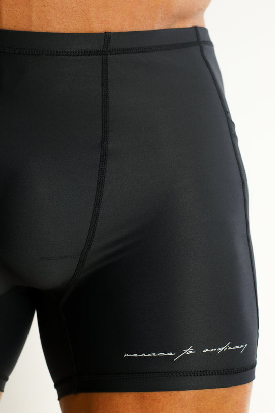Lustrous Scrunch-Butt 6.5" Bike Shorts - Onyx Black